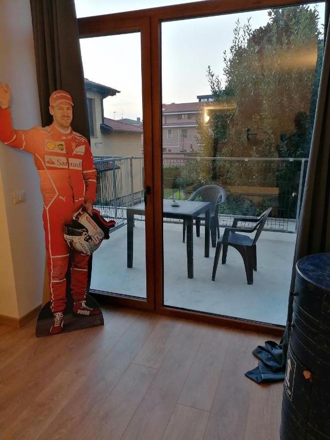 奥里奥阿塞里奥 Ferrari Formula 1酒店 外观 照片